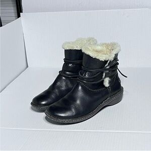 UGG Black Ankle Boots with Cream Fur Lining